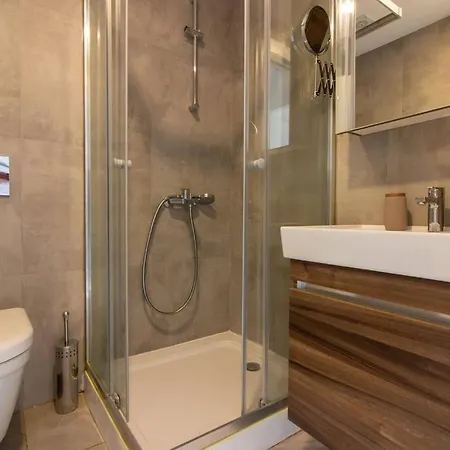 New 2br W Parking #31 Апартаменты